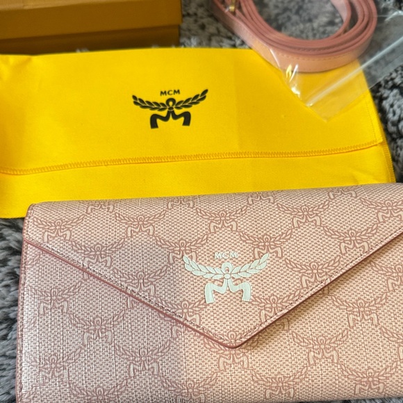 MCM Pink Wallet with Gold Accents & Strap Full Inclusion - Picture 4 of 16